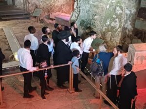 בעקבות הסנהדרין