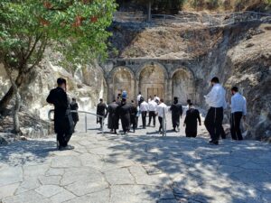 בעקבות הסנהדרין